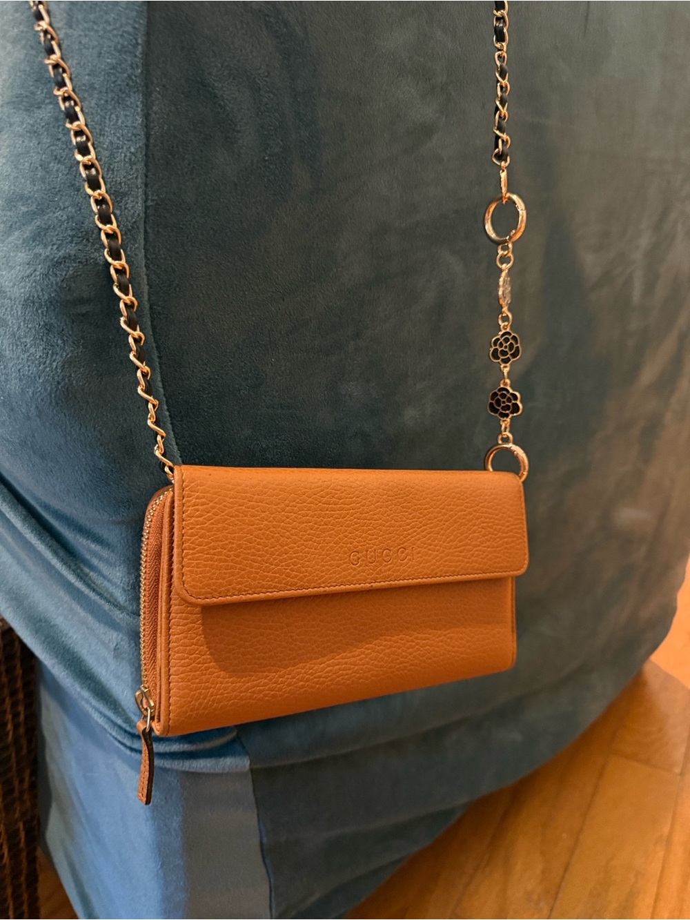 Gucci Tan Pebbled Leather Crossbody Wallet with Chain Strap